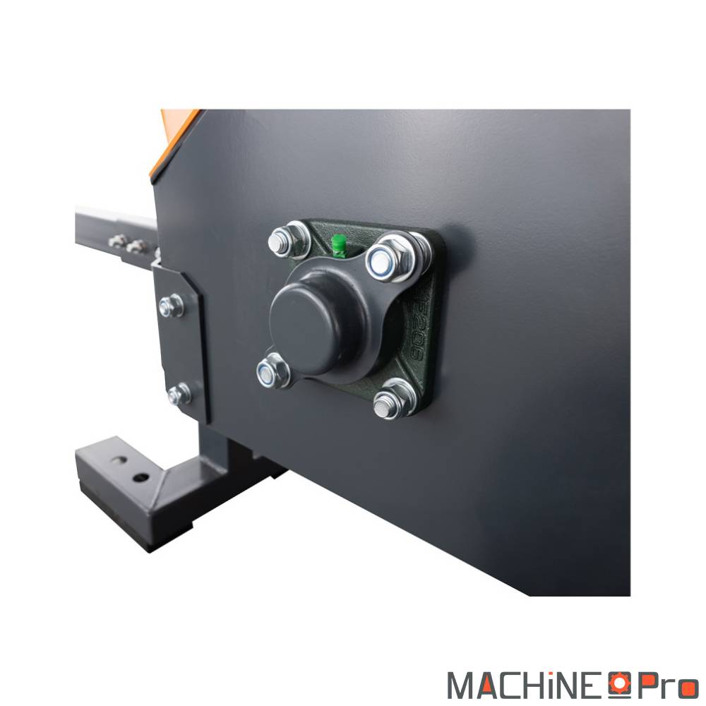 Broyeur de branches à essence CORMAK R1500 - 9