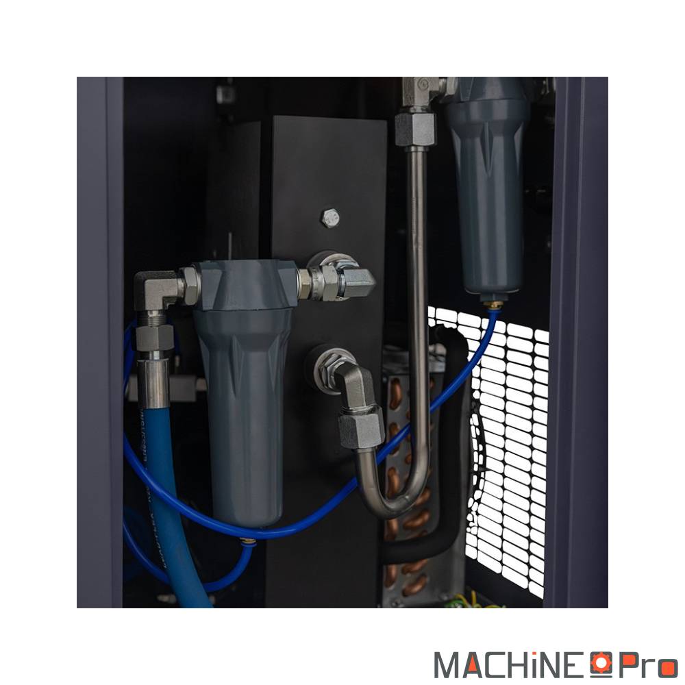 Vue trois quarts CORMAK LUFT 1500 VSDPM 500 L avec accès aux points de service bouchon vidange, filtres et raccord pneumatique G1 pouce en sortie