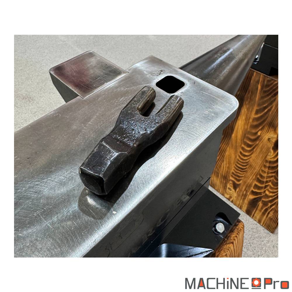 Marteau-Pilon PH50 NARGESA vue de profil cote longueur 808 mm et hauteur 1768 mm