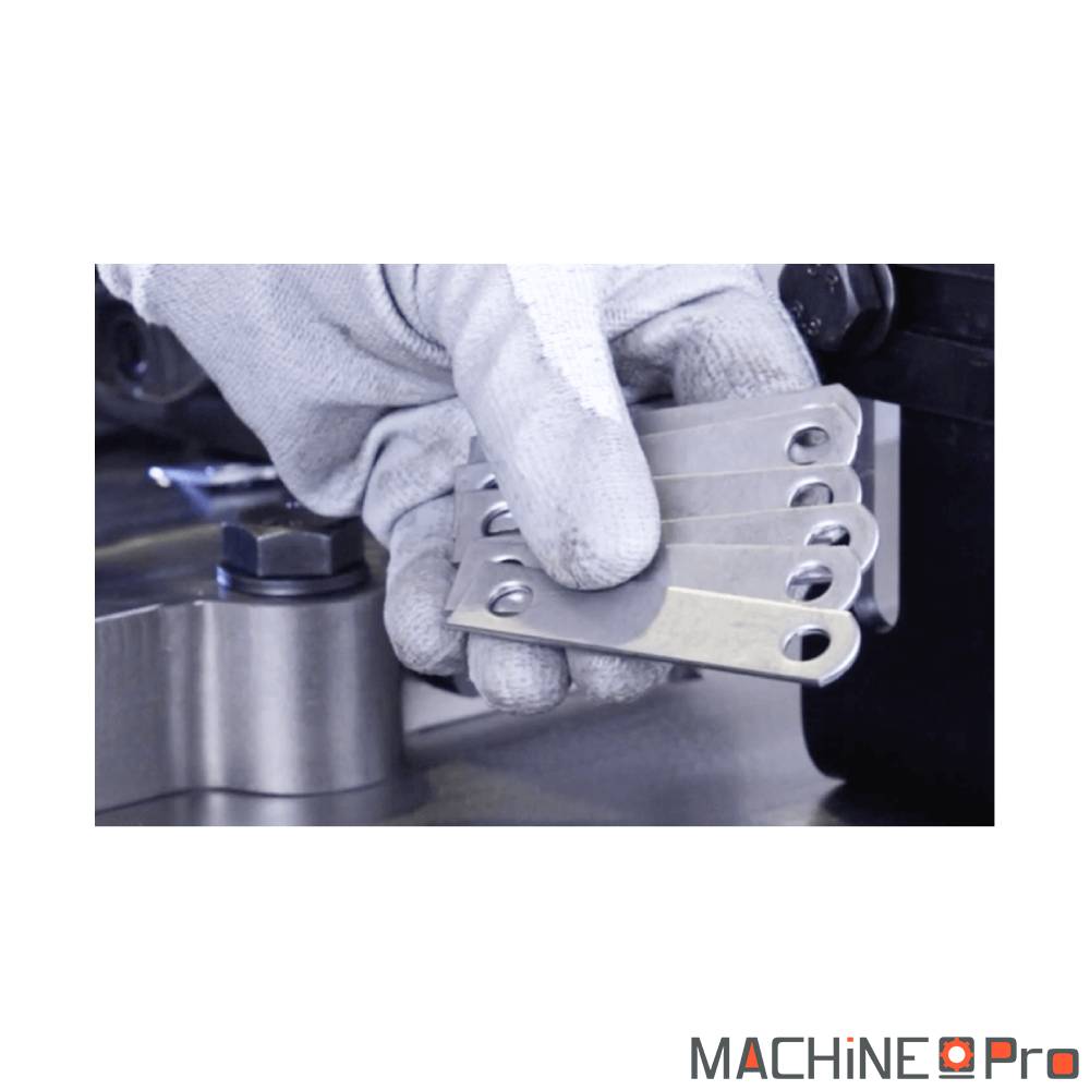 Application cintrage de tube métallique sur presse horizontale PP200CNC
