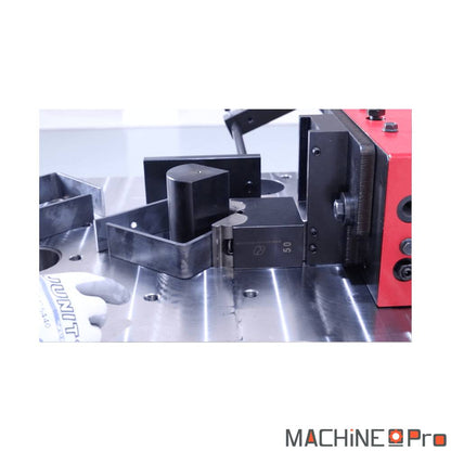 Vue latérale châssis et bâti soudé presse plieuse horizontale PP200CNC